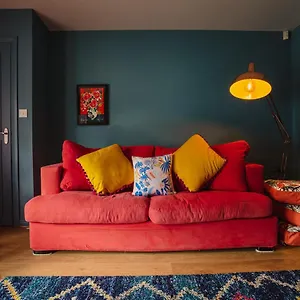 Unique Retreat Apartment